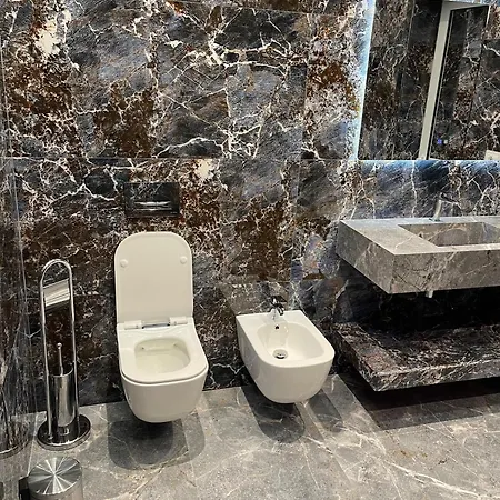 Stone Bazaar ホテル Krujë