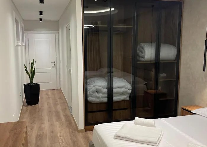 Stone Bazaar 酒店 Krujë