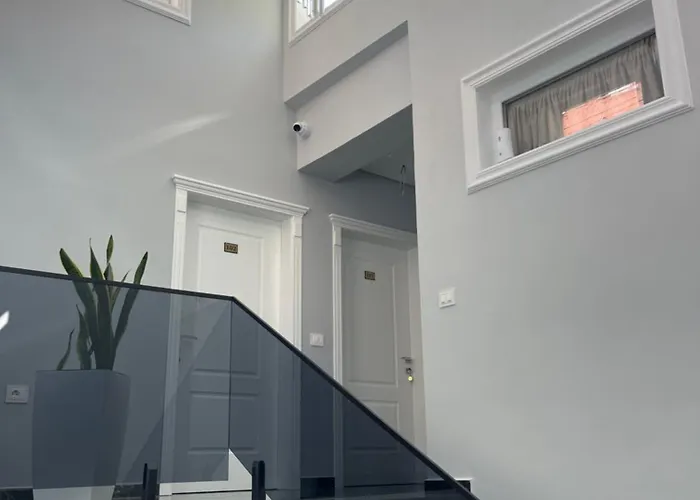 酒店 Stone Bazaar Krujë